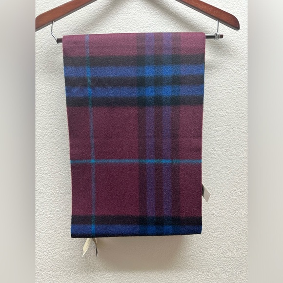 New Authentic Burberry Scarf - Picture 3 of 5